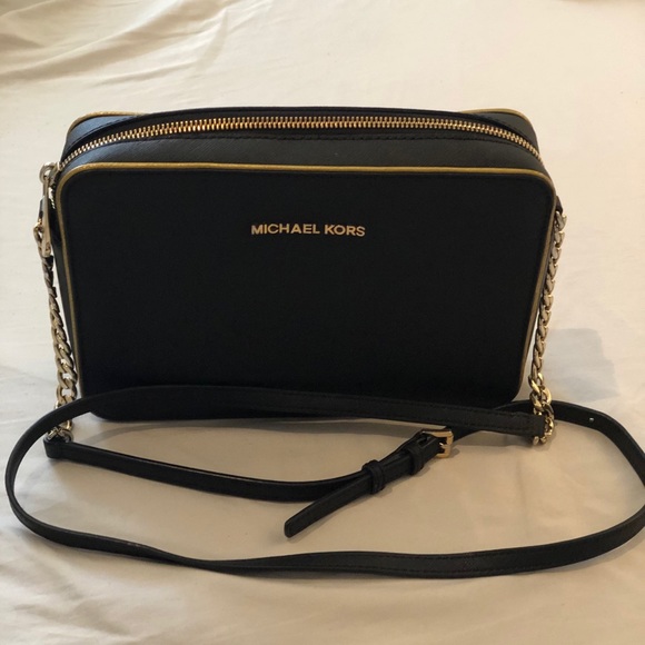 Michael Kors Leaher Crossbody - Picture 1 of 3